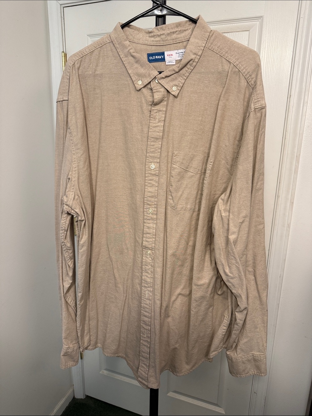 Old Navy Men’s 3XLT Button-Down Shirt in Light Beige